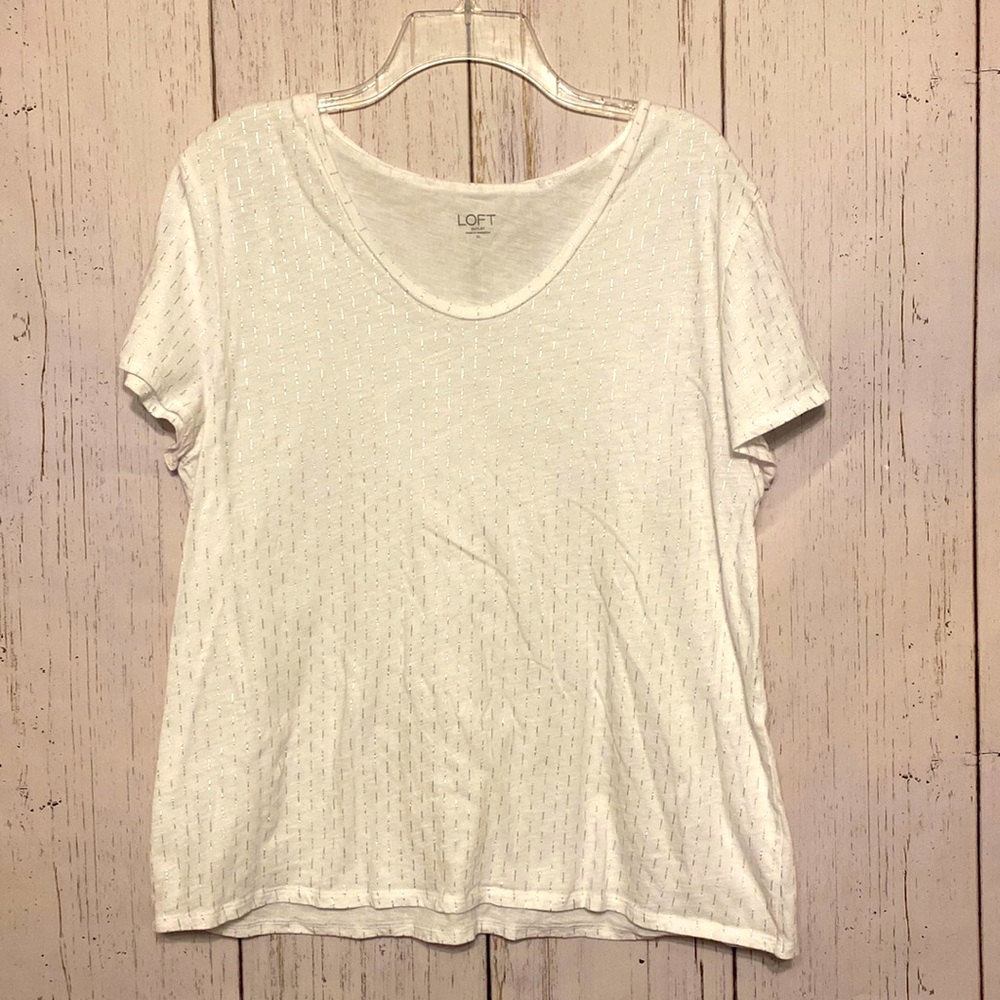 Loft Outlet tee with silver dash design